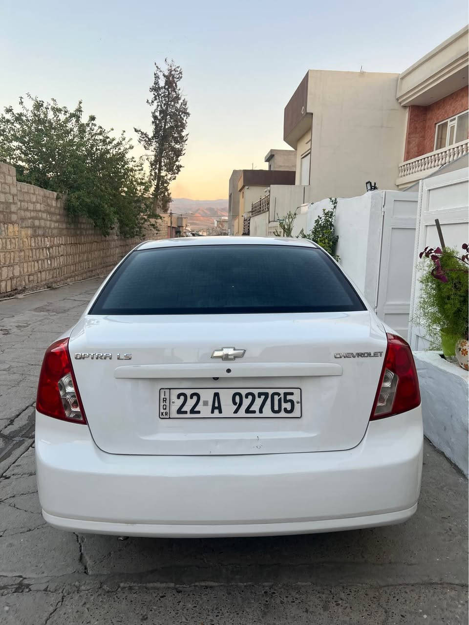 Optra  ئؤپترا
مؤدئل 2011
رةقةم و سةنةوي نوئ  بئ سبوخ تةنها يةك بست سبوخي هةية شوختو چال و شتي نية ماشالله سةيارةكة زؤر جوان و خاوئنة تازة چوار تايةي بؤ گؤراوة يةك دينار مةسرةفي نية 210هةزار هةحةقيقي رؤشتوة
گئر و مةكينة و تةقة و رةقةي هةمووي بةشةرت گئر تؤماتيك بةناو كردن و خرامة هةمووي بةشةرت 

: ئةگةر مشتةري نيت با هيجمان يةكتر بئزار نةكةين 
83 گةڵأ و معامةلةيةكي بچوك 
*********** واتساپيشي لةسةرة كويسينجاك, أربيل
