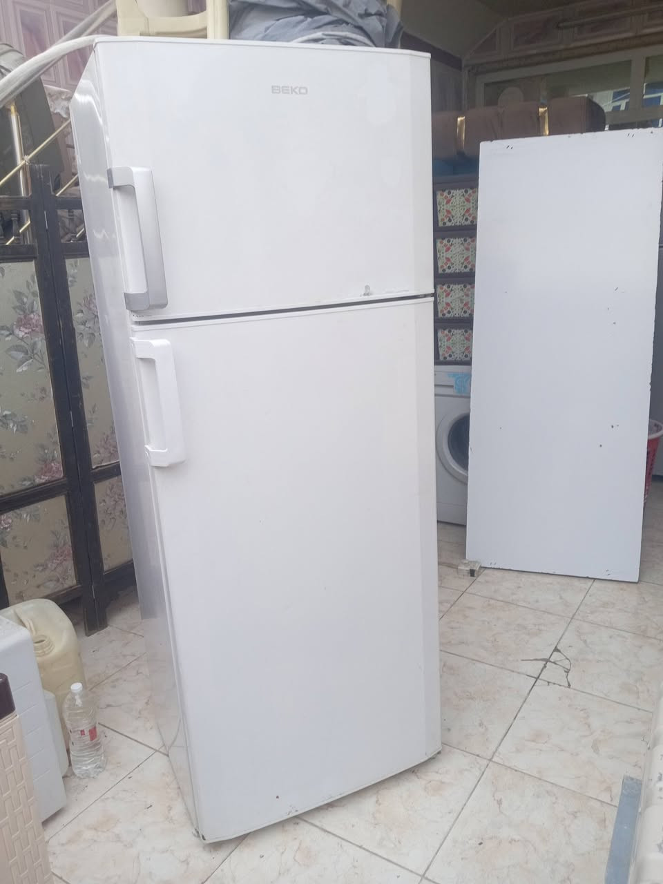 مبردة نظيفة جدا جنرال ٢،٥ سرعتين ١٠٠ الف
ثلاجة بيكو ١٨ قدم ١٨٠ الف
*********** واتساب مراسلة (ماجاوب تعليقات)
