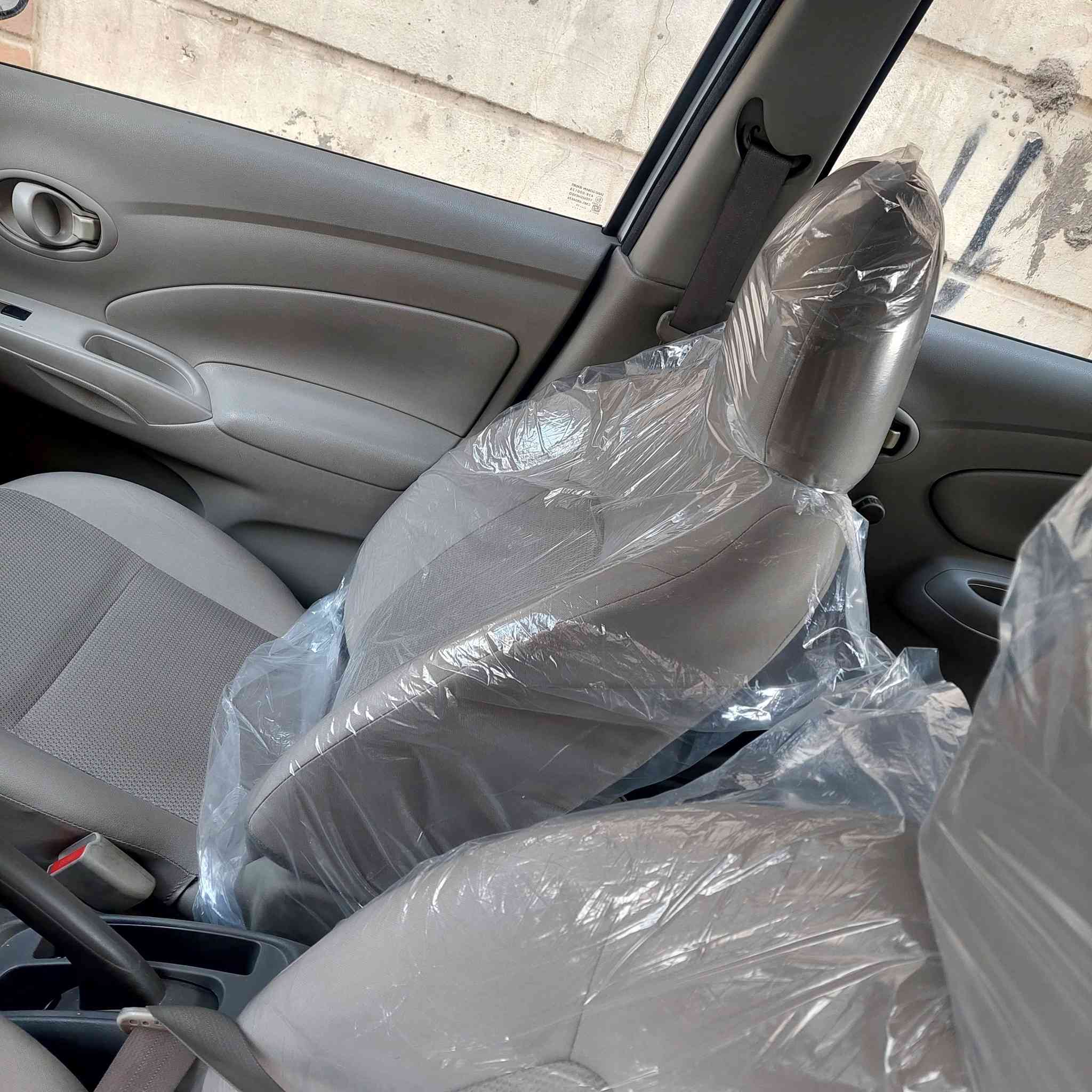 موديل 19 بيه بس الطخة الخلفية المضحة بالصورة والباقي كفالة معروضة 105 وبيه مجال عنوان بغداد الحرية هاتف ***********
