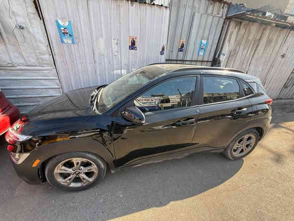 للبيع كونا 2022
رقم بغداد الجديد باسمي 
فول 
المواصفات.
بصمه تشغيل وابواب 
تشغيل عن بعد
داخل جلد اسود 
3 انظمة قيادة 
توقف ذاتي 
شاشه كبيره 
كامره دواره
رادارات
حساس خلفي
وباقي المواصفات  المعروفه
ماشية ٢٦ ميل 

محرك 2000 دوش كير أوتو  
 تبريد كير محرك كله نظيف جدا
السعر. ١٤٢  ورقه بيها مجال بسيط 
بيع او مراوس حسب القناعه 
مكان السياره بغداد البياع او كفائات السيديه 
***********
