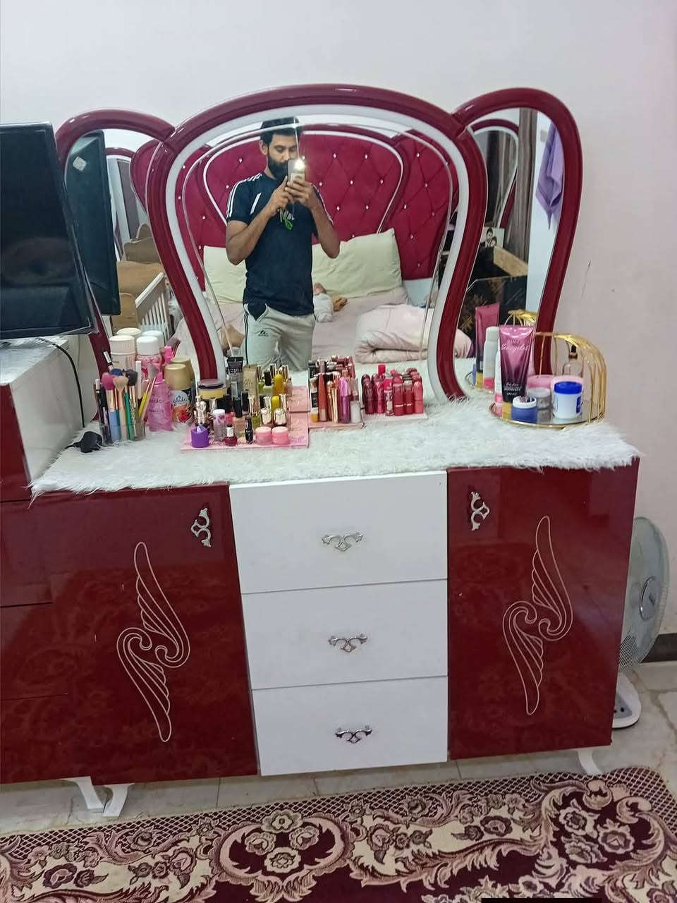 غرفه تركيه نضيفه تسع قطع بسعر مناسب مستعجل علبيعتها راسلني خاص الرقم الهاتف *********** متوفر وتساب

