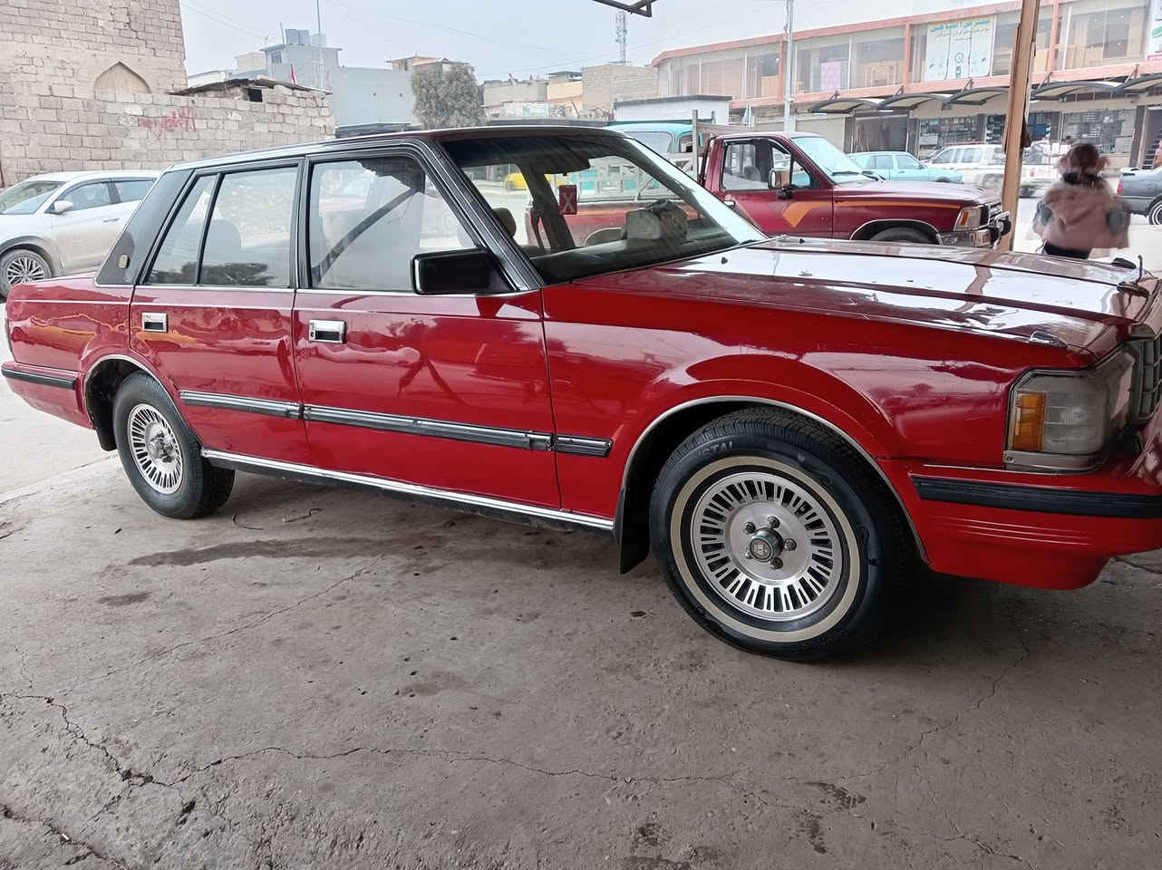 سوبر للبيع موديل ٨٥ بدون صبغ دواير فقط محرك بطه كير اوتوماتيك طخم تايات جديد باتري جديد ويل كب مسجل سماعات داخل نضيف وايرمنيه كلها شغاله طخمها جديد رقم نينوئ اجنبي بسمي شرط التحويل
*********** واتساب بي
