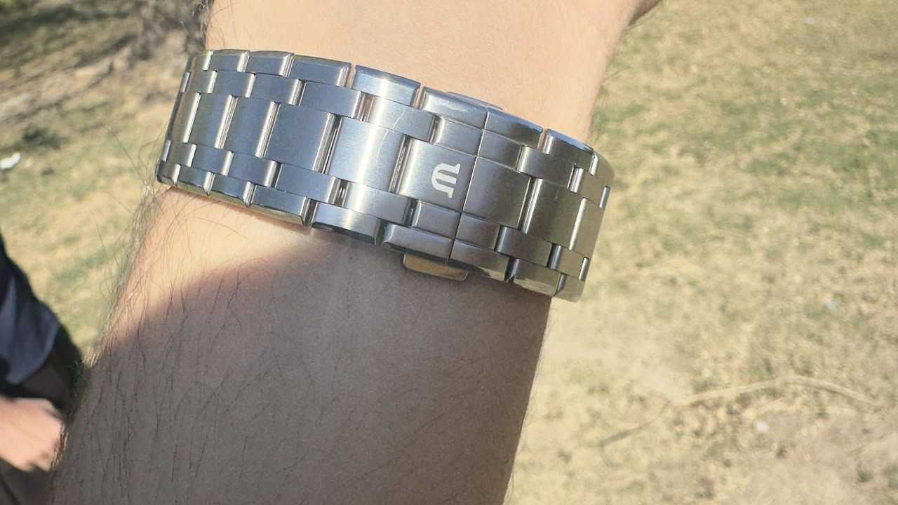 ⌚️ ساعة Maurice Lacroix Aikon Chronograph أصلية  

ساعة سويسرية أنيقة من ماركة Maurice Lacroix المعروفة بجودتها العالية.  
الموديل Aikon Chronograph بتصميم رياضي فاخر مناسب للاستخدام اليومي والمناسبات.

المواصفات:  
• مكينة سويسرية Ronda 5040.D  
• كرونوغراف (ستوب ووتش)  
• زجاج Sapphire Crystal المقاوم للخدش  
• هيكل وسوار Stainless Steel  
• صناعة Swiss Made  

الساعة نظيفة وتعمل بشكل ممتاز.  
📍 السعر: 140 دولار وقابل للتفاوض واحسب السعر على سعر الصرف 150 مو 154

للمهتمين التواصل خاص.


**إذا كنت صاحب هذا الإعلان وتريد حذفه لأي سبب، رجاءا أرسل رسالة إلى الدعم الفني**