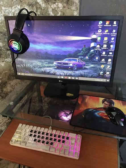 السلام عليكم pc للبيع صار 3 اشهر استخدام تشمل شاشه LG مع كيبورد وماوس كيمنك تتحكم بسرعته مع سماعه محيطيه مع يو بي اس المواصفات i7 كرت شاشه GTX1050Ti الذاكره 1تيرا ويندوز 10 pro  اذا جان عندك برامج هندسه او تصميم او العاب مثل جي تي اي فايف او كالفديوتي او باتل فيلد او بوبجي او فورزه هورايزن تشغل وبجوده حلوه السعر 550 وبيهه مجال بسيط مكاني بغداد الزعفرانيه توصيل ماعندي 
للاتصال ***********
