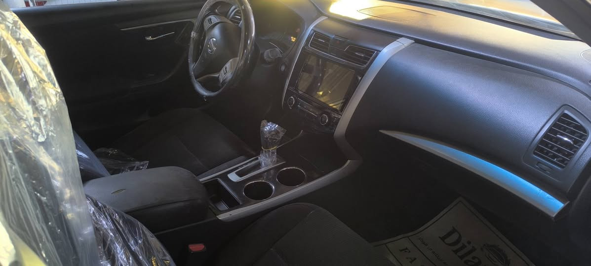 4.  سبو خه بي لي درانه سه نه وي نويه   به نا وي خؤ مه گيرو مه كينه و ته بري دي به شه ره   شوين هه و لير     

*********** أربيل, العراق
