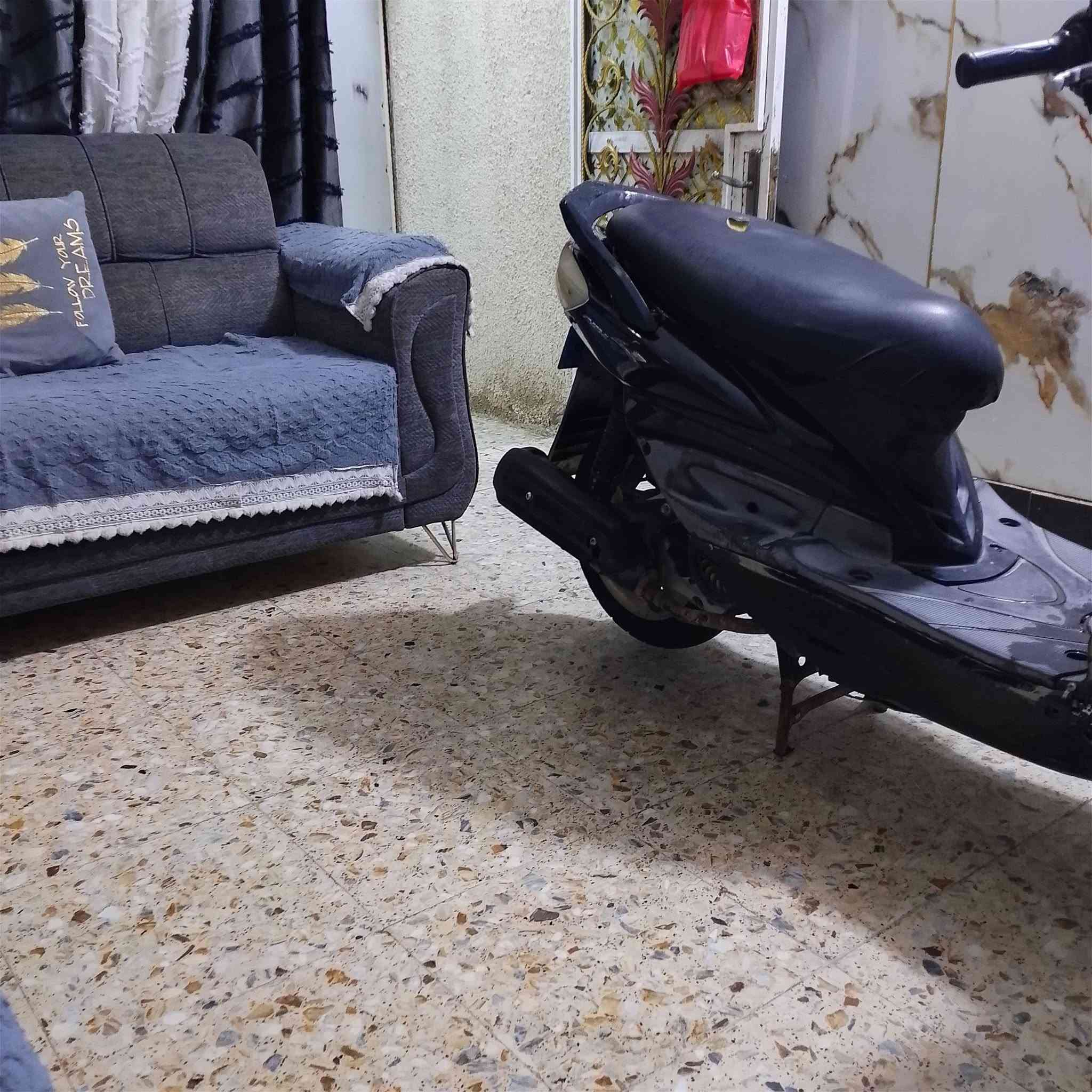 سلام عليكم متاح دراجه سكنس فحل سلف هندر كهربايات شغله شلعه ومعدل قفل صندوك قفل ستيرن المكينة ناعمه ممفتوحه سعر 400 المكان مدينه الصدر رقم الهاتف ***********
