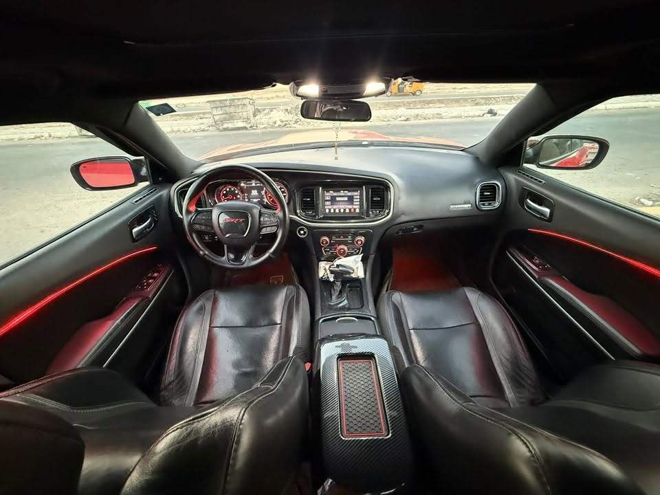 السلام عليكم
للبيع جارجر 
السعر 187 بيها مجال
موديل 2022 Sxt بلاس
حادثها بنيد وجاملغ وباب السايق مبدل بلادي صبغ قطعتين صور حادث راسلني بل واتساب
شرط تراي زيرو  مابيها اي نقص
 اصل هزه وسنويه ب اسمي 
المواصفات :
شاشه كبيره 
كشنات حضن 
تبريد قطعتين
تدفئه كشنات + هيتر مرايه 
مواصفاتها sxtمعروفه 
تخم تاير جديد وتخم وياله جديد
منظومه لايت زينون
عنوان:بغداد
التواصل. ***********

