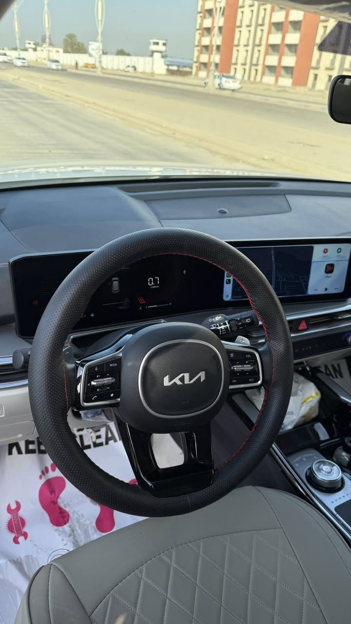 سلام عليكم
للبيع سورنتو 2025
6سلندر ضمان الدوليه 
ماشيه 15 الف 
بانوراما ويل20 كشنات كهرباء
جنطه شفط 
كفاله من زلغ 
رقم قادسيه مكان السياره الديوانيه 
الشراي يتصل ***********
