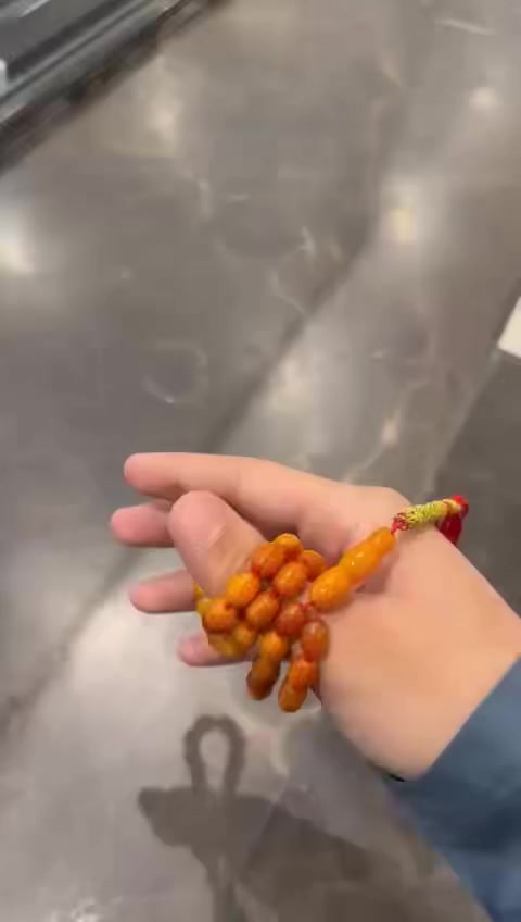 كهرب الماني حجري حر اصل عقود ٢٢ غرام ٥٧ حبة للاستفسار ***********
