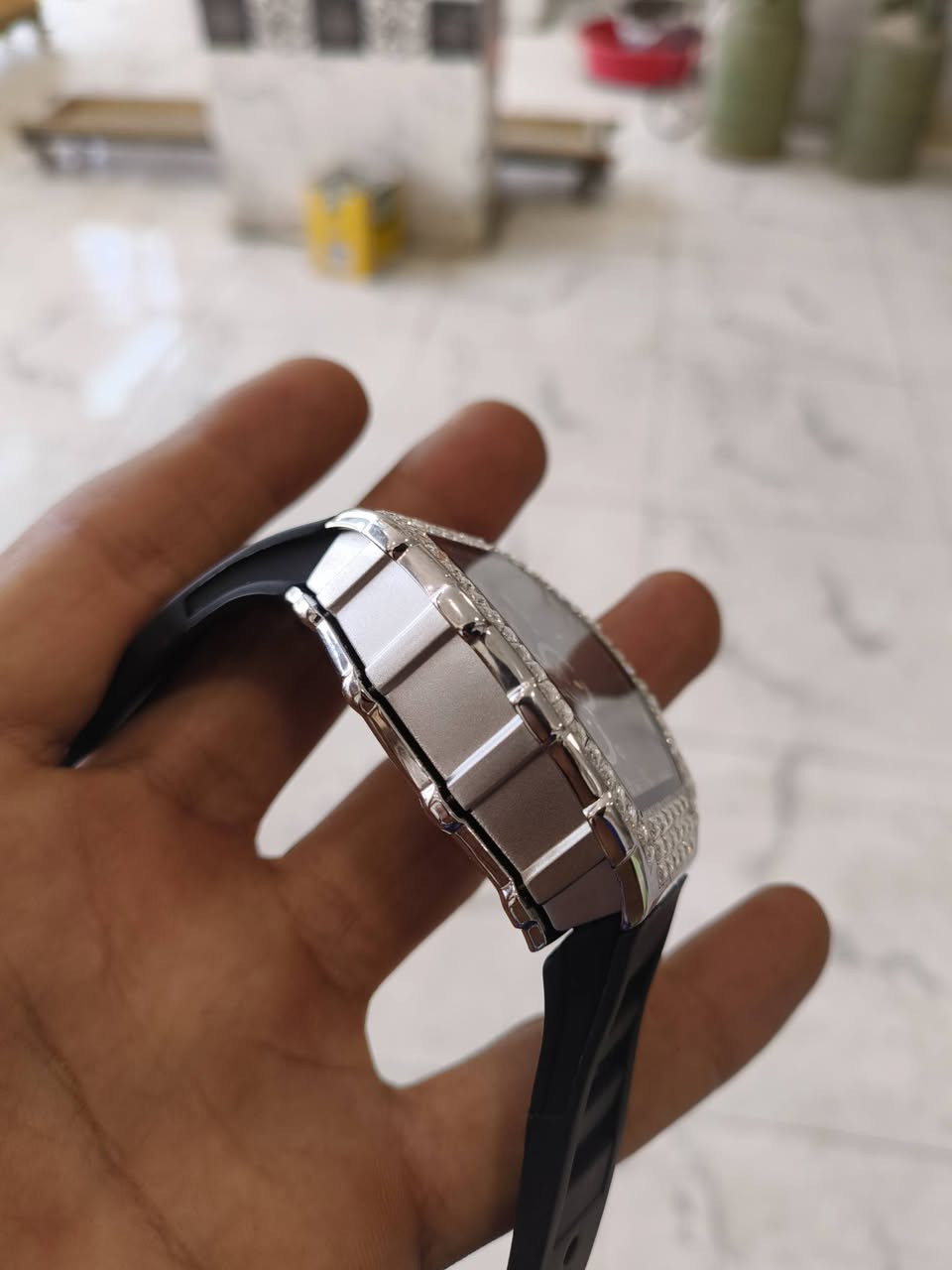 ساعه ماركه اونولا قطعه مال امزون
اوتماتيك ضهر كشف تعمل بدون بطاريه

وزن ثقيل وكوالتي جدا عالي وساعه لمعتها كلش حلوه كامل مرفقات

مزاد يبلش من 30 الف وشكد متوصل بل عافيه


**إذا كنت صاحب هذا الإعلان وتريد حذفه لأي سبب، رجاءا أرسل رسالة إلى الدعم الفني**
