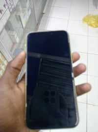 ايفون 11 لبيع نضيف كلش بطاريه ٩١ ذاكره ١٢٨ السعر ٢٣٥ وبي مجال حك الجيه...