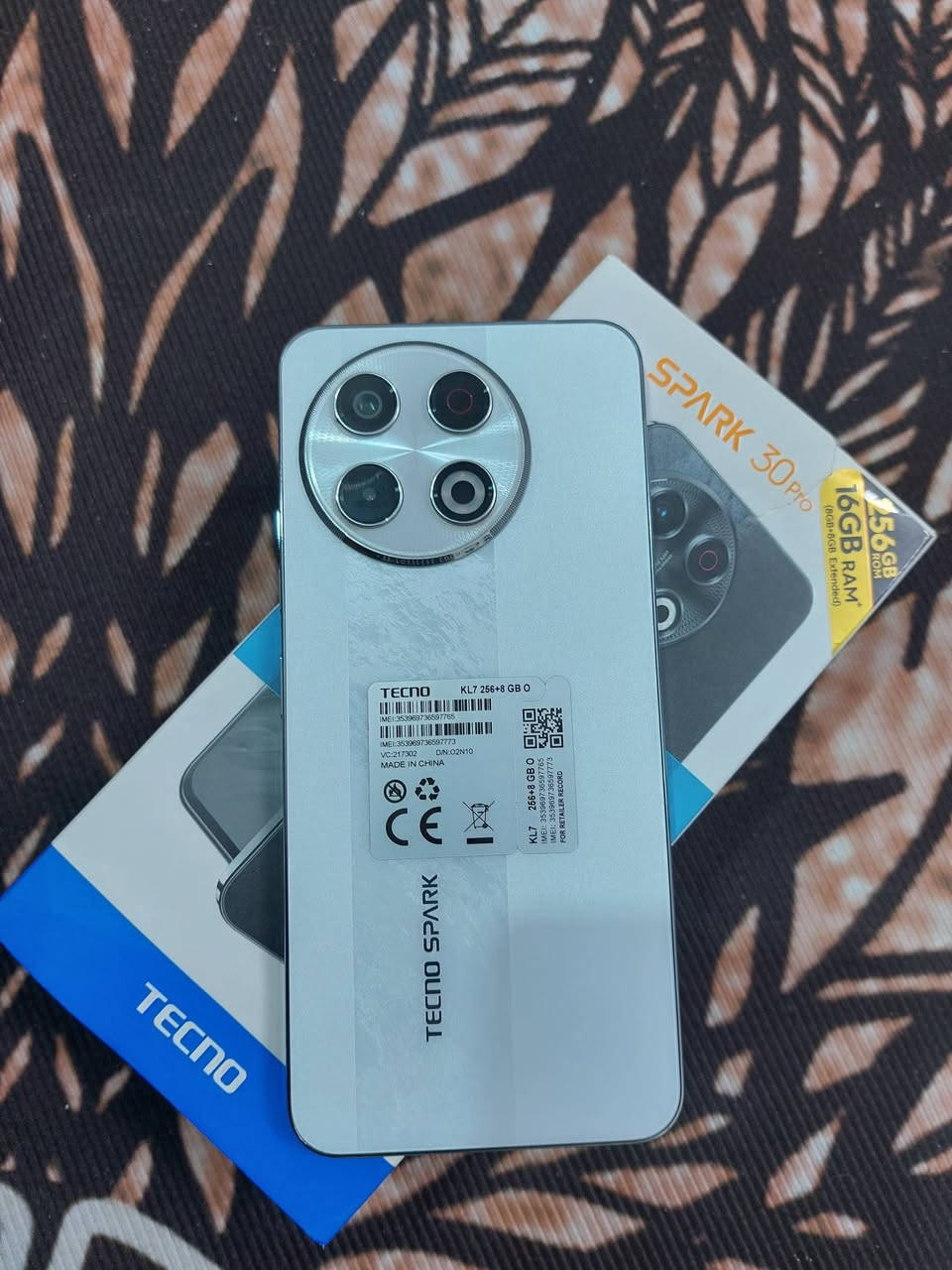 جهاز تكنو سبارك30برو ذاكره 256 يشغل 60فريم ببجي نضافه فول. كامل ملحقاته مكاني المجر الكبير سعر خاص.  ***********
