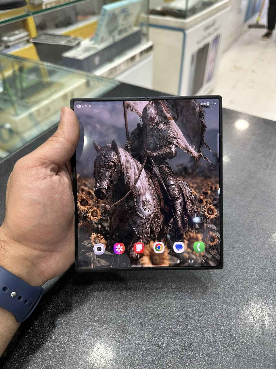 🔺مرحبا شباب Z Fold 6 256
➖قافل شريحة يعني اله تدفع ضريبة يلا يشتغل
➖جهاز نضيف
➖رايدة ب650 وبي مجال بسيط 
➖للاستفسار متواجد واتساب ☎️
***********
