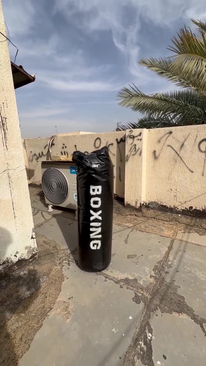 بوكس ملاكمة للبيع السعر 80 العنوان حي الجهاد للطلب الاتصال على  ***********
