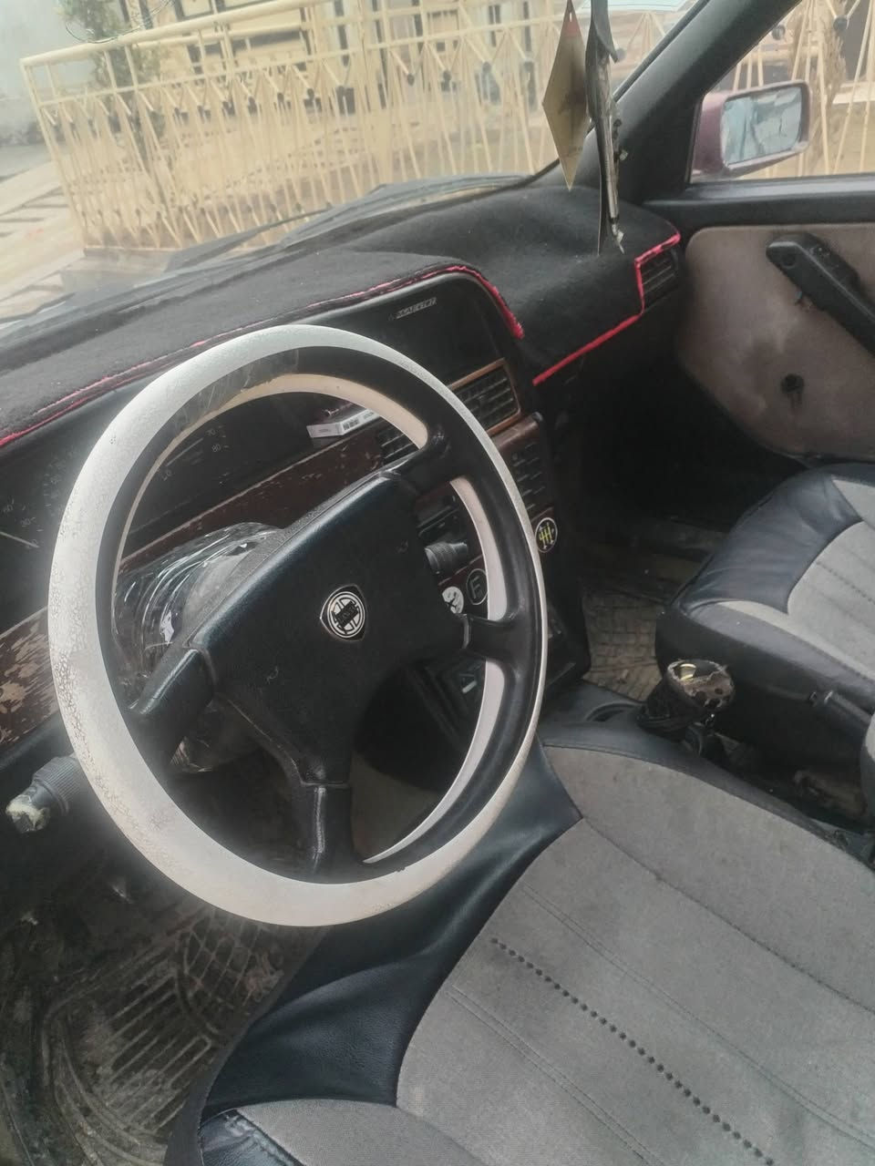 فيات البيع موديل 92 سياره جاهزه سنويه جديده شرعي موجود  سعرها 17وبيها شويه مجال ***********
