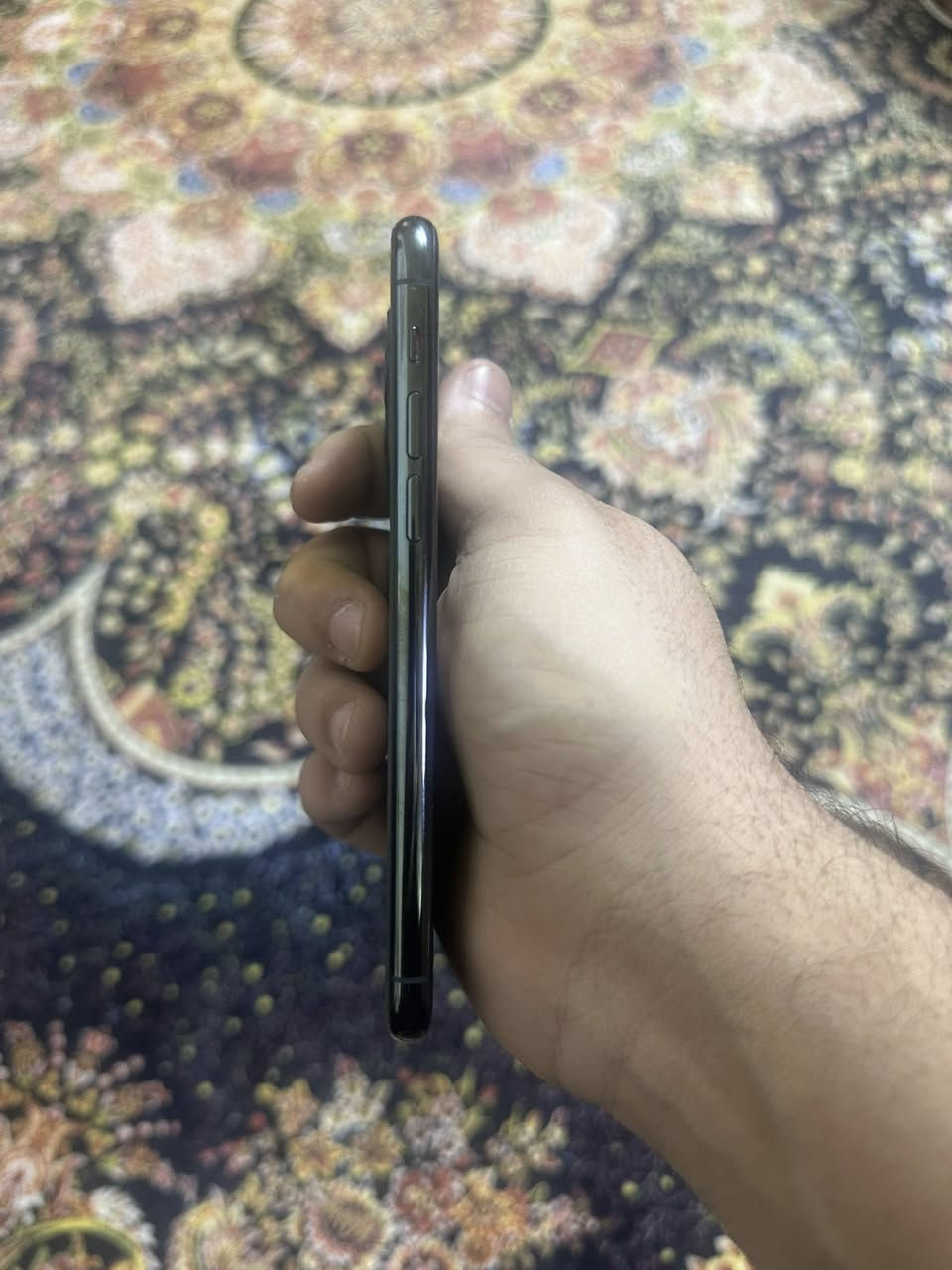 السلام عليكم 
ايفون  11برو. ذاكره 256
الجهاز مكفول من كلشي فول.  نضافه 
حته البطاريه بلاديه  
السعر 325بي مجال بسيط 
مكاني بغداد 
***********
