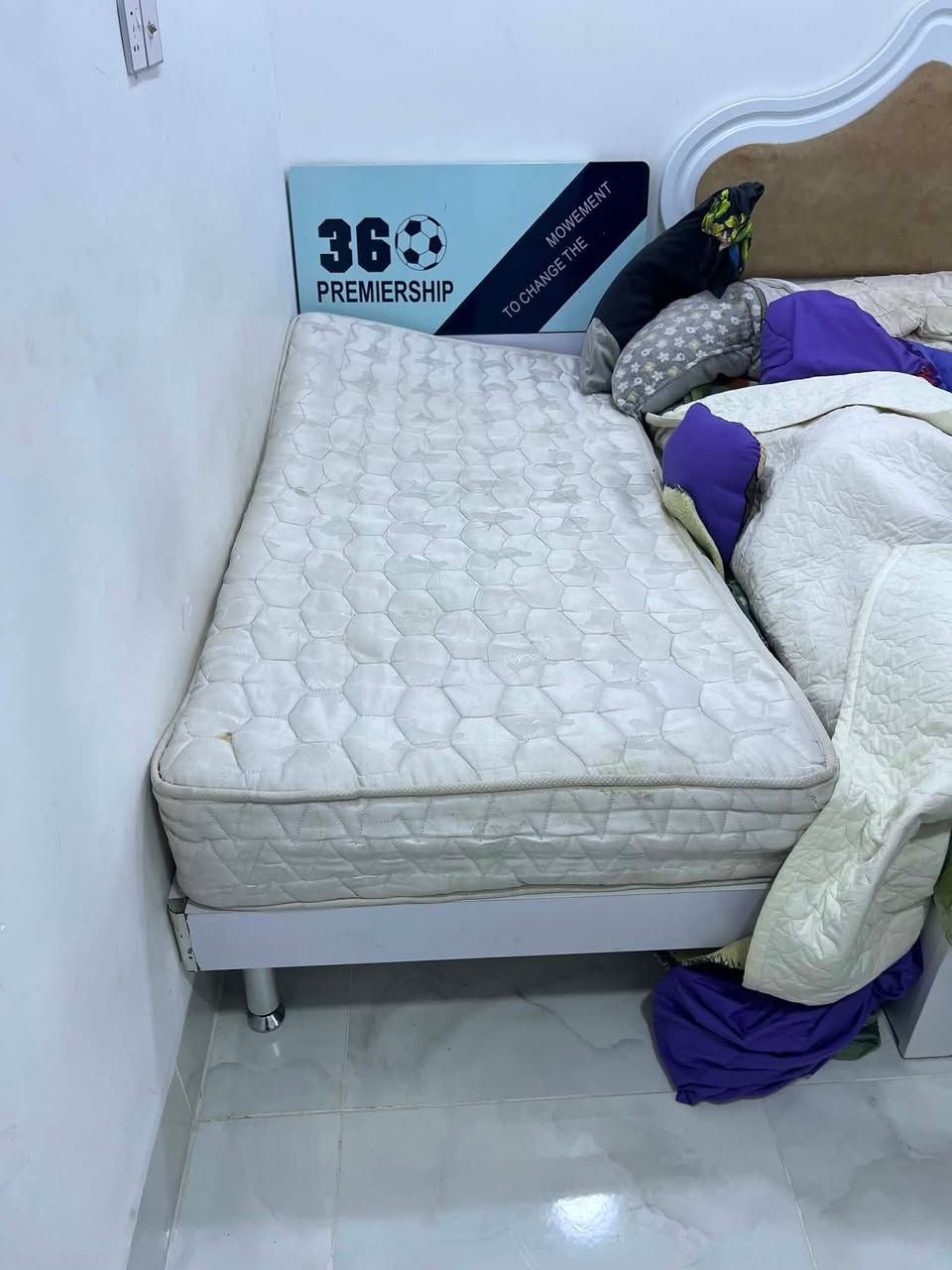 هاي القطع تنباع كل وحده وحد واسعارهن مناسبه وجداً نظيفات واي كسر مابيهن 

ميز تواليت 65 نهايته 
زاويه 20 نهايته
جربايه مع كومدي ٢ 75 نهايته


**إذا كنت صاحب هذا الإعلان وتريد حذفه لأي سبب، رجاءا أرسل رسالة إلى الدعم الفني**