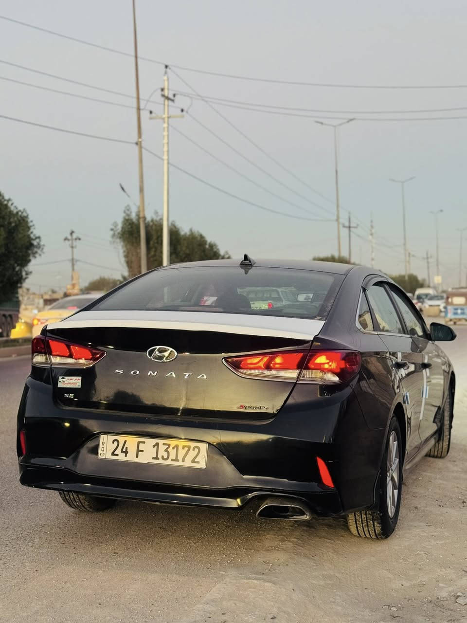 السلام عليكم سعر بلاش بلاش
للبيع سوناتا 2018 الشكل جديد وارد امريكي صور امريكا مرفوقه داخل المنشور  الاون اسود حدثه من امريكا خشم جاملغ الأمامي فقط بدون دواخل باقي تفاصيل بل فيديو داخل المنشور   
كامره دواره 
حساس خلفي + جرس تحذير 
شاشه كبيره بلادي 
ويل 17 +تخم تاير 
محرك 2400  بلادي بدون دونز او تنقيص او تبخير 
حداديه فول 
رقم جديد تحويل مباشر او وكاله حسب طلب 
تبريد ثلج 
تحكمات ستيرن 
مثبت سرعه  
مكاني بابل-الحله 
سعر 127 
لاستفسار:***********
