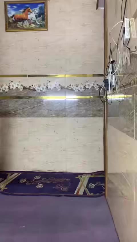 السلام عليكم دار 50متر للبيع في منطقة البلديات حي التراث مقابل شارع السيد صلاح المكصوصي قرب مدرسة الشهب ظياء الحلفي كل التفاصيل موجودة بلفيديو سند ٢٥قرار محكمة السعر ٨٥وقابل للتفاوض 
للاستفسار المراسلة خاص او الاتصال على الارقام التالية
***********ابوعلي الشمري
***********حمزة الغراوي مكتب الاخوين للعقار
