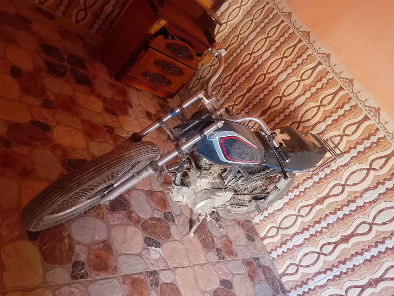 سلام عليكم ايراني تأير وره جديد توني شاده قبل يوم كابريته شديته وي تأير كامله على اخر حبايه مكينه خير من لله مكان ناصريه سوق شيوخ تقاطع عكيكه سعر 275 بيه مجال للطيبين 
منغولي شغاله كلشي مابيه بس عوزه كابريته ماتمشي سرعه 
65الف بيه مجال ‏‪***********‬‏ سوق شيوخ تقاطع عكيكه
