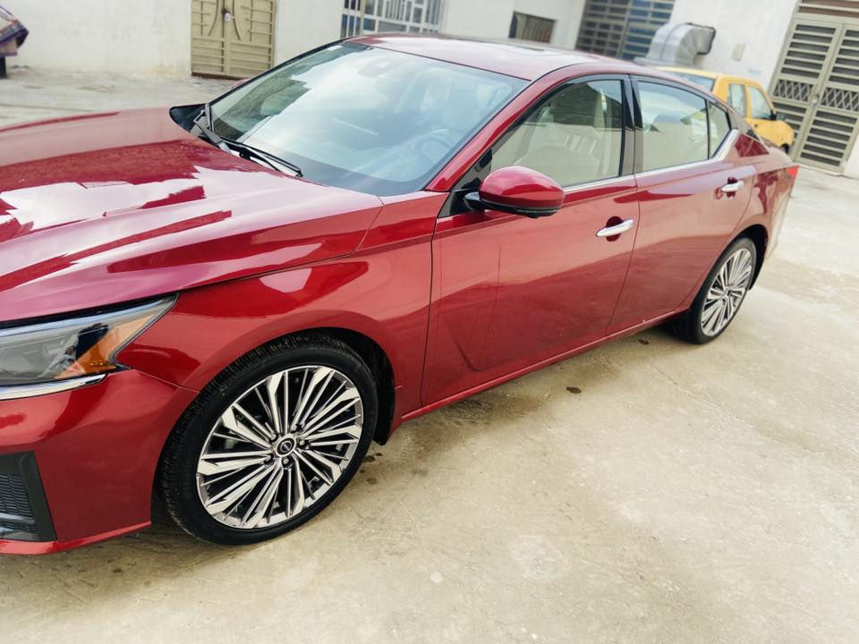 السلام عليكم
التيما 2024 SL فووول اعلى شي 
شاشه كبيره وايرليس ابل كار بلي واندرويد اوتو 
شحن وايرليس 
خرائط 
٤ كامرات ٣٦٠ 
سستم صوت boss
كشنات تدفئه وستيرن تدفئه فول تحكم ستيرن
هاند بريك بصمه ، اوتو هولد  
فتحه 
فول رادارات قيادة ذاتيه 
لايت زينون بلادي عالي ناصي اوتو  
تبريد منفصل 
تبريد خلفي 
ويل ١٩ 
حادث بسيط جدا  
ماشيه 5الف
للاستفسار حصرا على الرقم ***********
