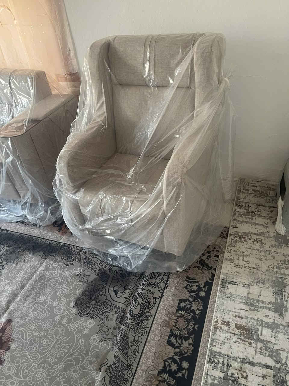 السلام عليكم للبيع عشر مقاعد جديده ممستعمله ابد 600 و بيها مجال للاستفسار ‭***********
