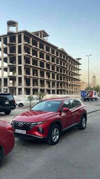 توسان 2023 فور ويل    مرقم وبسمي  صبغ جاملغ امامي وباب صور الحادث مرفق...