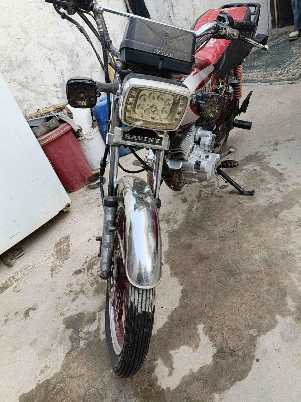 سلام عليكم دراجه للبيع 5كير مكينه ما مفتوحه وراق كامله كهربيات شغاله تايرات جديد يرادلهه ترتيب بصيط باتري هابط مكاني بغداد جسر ديالى الكرغوليه بقرب مول المراء سعر 350وبيهه مجال حك لجيه ***********
