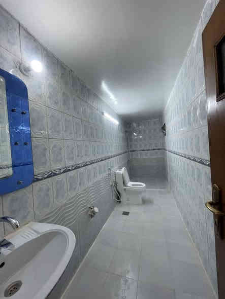 للايجار 
دار نظيف في حي المنصور 

المساحة 200 متر مربع 

يحتوي على اربع غرف نوم وصالة ومطبخ وكراج وباقي الخدمات 

🔴نستقبل كافة عقاراتكم في المنصور 

بأمكانكم طلب أو عرض عقارتكم … بيع - إيجار 

ضمن منطقة المنصور والمناطق المجاورة لها

للاستفسار عن التفاصيل ***********

🟢 ☎️ رابط تطبيق الواتس اب :

https://wa.me/message/6I547CCUKCYMB1

#عقارات #ايجار #العراق #اكسبلور
