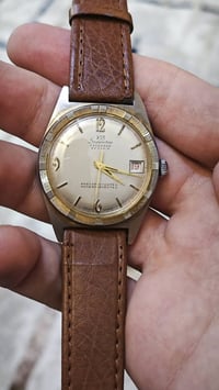 ساعة سويسري أنتاج قديم  الساعة تكويك تاريخ شغال  ماكنه سويسري  تحتوي ع...