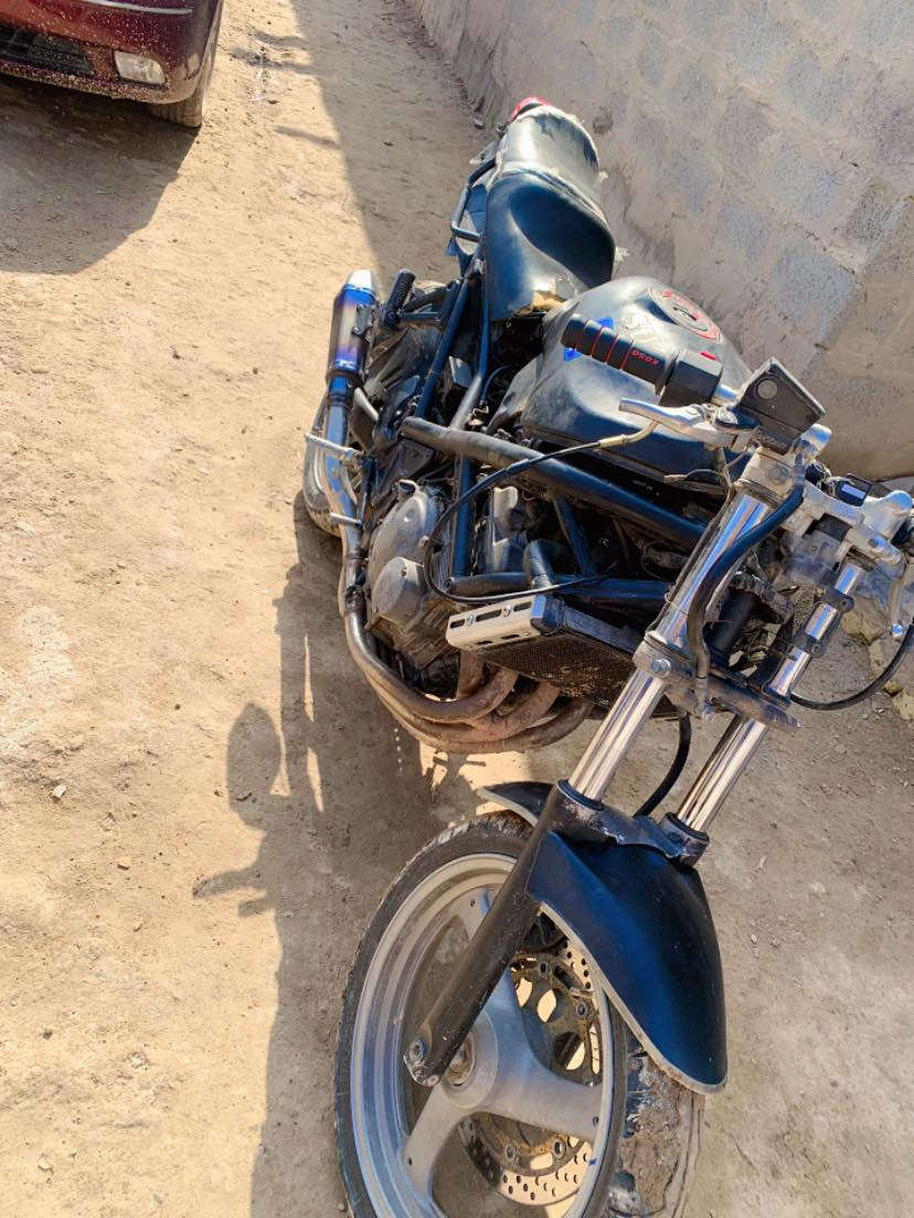 سلام عليكم بانده كير محرك خير من الله دراجه نضيفه يرادلها ترتيب بس.  مكان بغداد. قرب بسمايه سعر ٩٠٠ بيها مجال ***********
