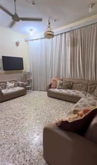 حي الحسين الكفاءات • ٢٢٠م • اكتر من ٣ غرف