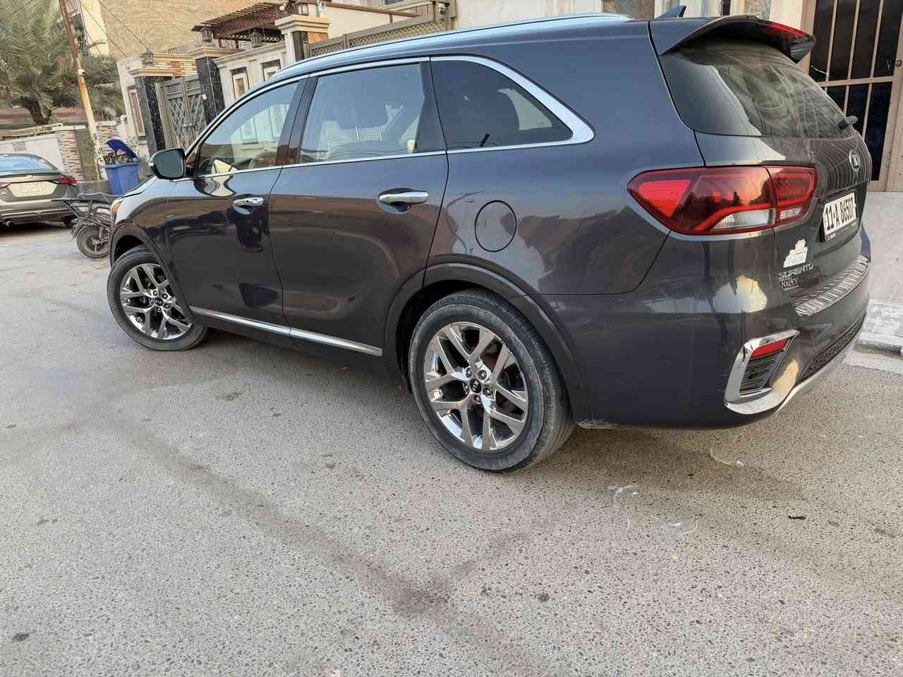 السلام عليكم
سورنتو موديل 2019فول sxl
مكفوله كفاله عامه بدون ضرر وارد أمريكي
قطعتين بانوراما ماشيه 100
السياره فول نظافه
كشن جلد مساج تدفئه وتبريد
خزن ميموري 
السعر 22وبيها مجال بسيط
للاتصال ***********
