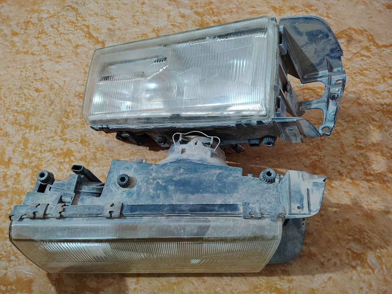 لايتات حجم 940 جدد نظاف رايدهن ب80 ألف مكاني نجف ***********
