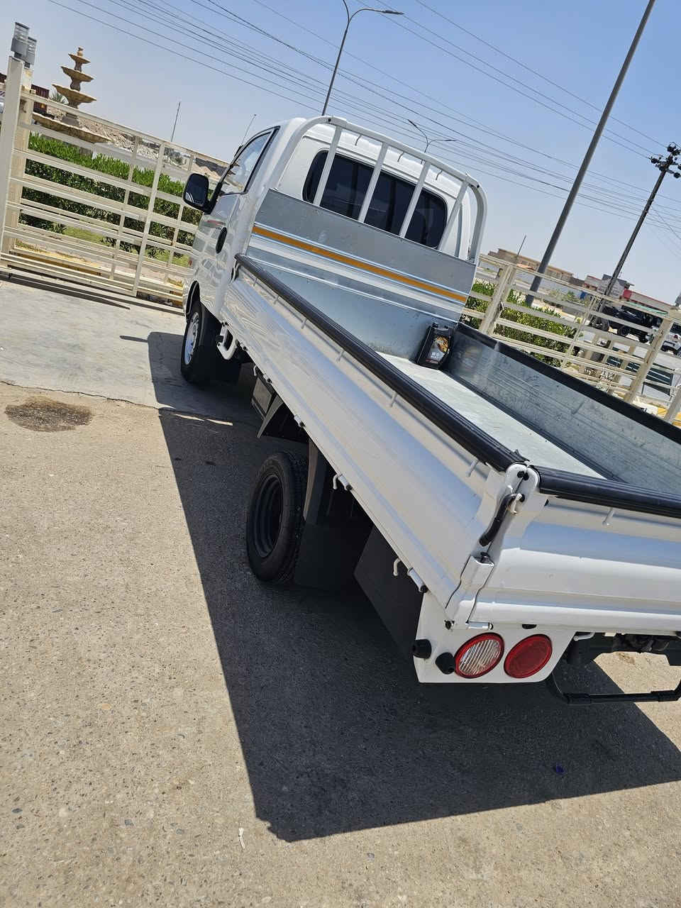 بدون أرقام  يعني حديده كيا بنكو مسكر ادبلو ٤٠٠٠ موديل ٢٠٢٢ بيه باب مصبوغ بي ضربه بل باب سياره نضيفه وجاهزه من كلشي سياره اخت الزيرو ماشيه ٦٠الف ***********السعر١١٠
