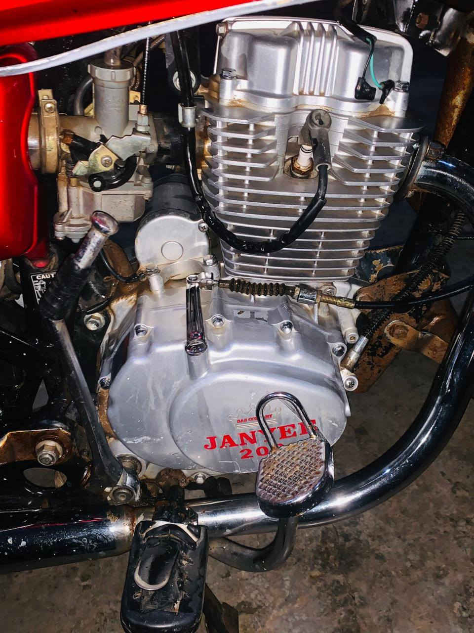 السلام عليكم 
للبيع موطور ابو الكله موديل 2020 محرك مامفتوح شرط تأيرات جدد نضاف دبلات الجدام شغاله الوره تعبانات نص عمررر الاستفسار الاتصال ***********
