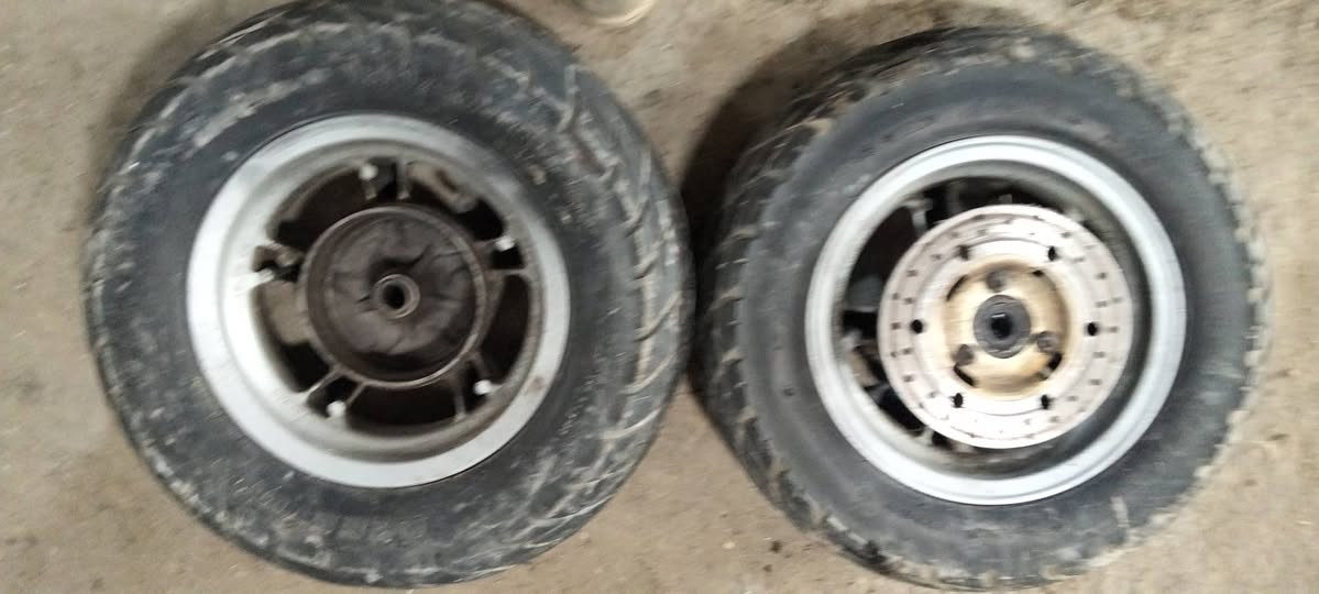 السلام عليكم شباب وياله ويل ابو رياضي لون رصاصي  النجمه اصلي اصلي مختم دايوان بكل الويل مال سكنس عام سعر ١٢٠وبيهن مجال قليل ماوكو رخص من هيج رقم الهاتف *********** العنوان بغداد المشتل
