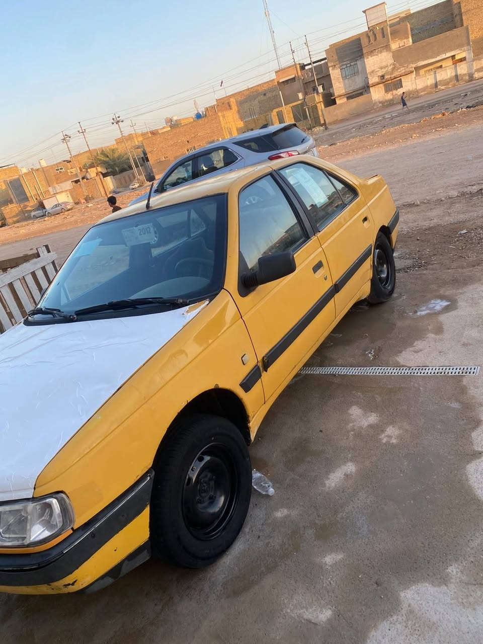 بيجو 405 مديل 12
مكفوله من الضربه والتبديل بيها هلالات خلفيه معمره ورصعات خفيفه
مكينه كير نضيفات
تايرات 4 جدد
حداديه 70 بالميه
عوزها ترتيبات بصيطه
سعر 26 وبيها مجال قليل
***********

