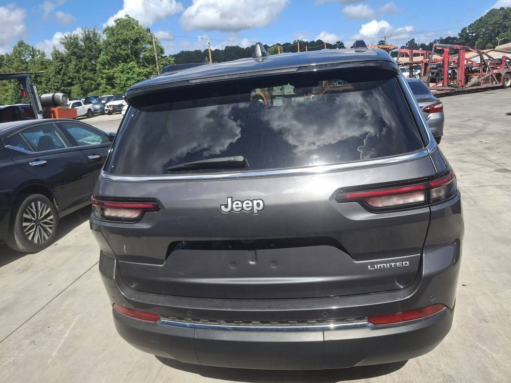 جيب جراند شيروكي لمتد 2024
2024 ( Jeep Grand Cherokee L
لون (گري)  مميز بدون  رقم 
دخول جديد  تحويل مباشر

المواصفات (لمتد): 
دفع رباعي 4x4 مع نظام أوف رود متقدم
حجم المحرك    V6   3.6L
مااشيه 9000  
مفتاح التشغيل بصمة 
تشغيل عن بعد 
أوضاع قيادة متعددة 
(رمال / ثلج  / اقتصادي / رياضي)
تعليق هوائي (رفع وخفض السيارة حسب الطريق)
بانوراما + فتحة سقف ثنائية 
شاشة وسطية كبيرة تعمل باللمس
نظام ملاحة + خرائط
عدادات ديجيتال بالكامل
تشغيل بصمة + دخول وتشغيل ذكي
كشنات جلد فاخر
اريل نفكيتر  -رادار  -مانع تصادم-تحديد المسار
حساسات أمامية - حساسات خلفية 
لايت زينون + LED  كشافات - بك لايت LED 
ويل كب 20
كشنات كهرباء متعددة الوضعيات
كشنات تدفئة وتبريد أمامية وخلفية
ذاكرة مقاعد (Memory)
تبريد وتدفئة مقود (ستيرن)
صندوق خلفي كهرباء فتح وغلق
حساسات أمامي وخلفي
كاميرا خلفية + كاميرات محيطية 360
مثبت سرعة متكيف.

حساسات ضغط الاطارات 
اشارة في المرايا الجانبية 
المرايا قابلة للطي كهرباء 
النقطة العمياء
شاشة Apple Car play -كاميرا دوارة 
شفتات مقود -مثبت السرعة Cruise 
المودات والاوامر الصوتية -فحص نظام السيارة 
تتسع المقصورة ل 7 راكب
نظام تحذير الاصطدام الأمامي
مساعد البقاء على المسار
مراقبة النقطة العمياء
فرامل طوارئ تلقائية
مكيف أوتوماتيك ثنائي 
أو ثلاثي المناطق
نظام صوت فاخر
إضاءة داخلية محيطية LED
جنوط اللمتد الأصلية
عزل قوي وراحة عالية على الطريق
الحالة: باب خلف السائق، تبديل بنفس اللون


**إذا كنت صاحب هذا الإعلان وتريد حذفه لأي سبب، رجاءا أرسل رسالة إلى الدعم الفني**