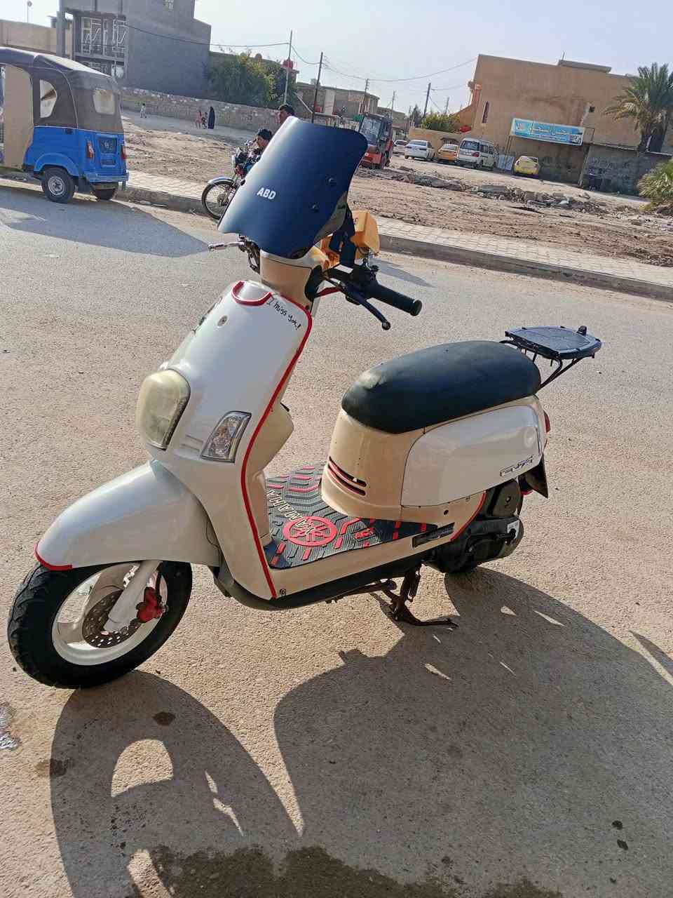 سلام عليكم بوليسي للبيع نضيفة وحلوة جاهزة كل نقص مابيهة سعرهة 600وبيهة مجال كوت ***********
