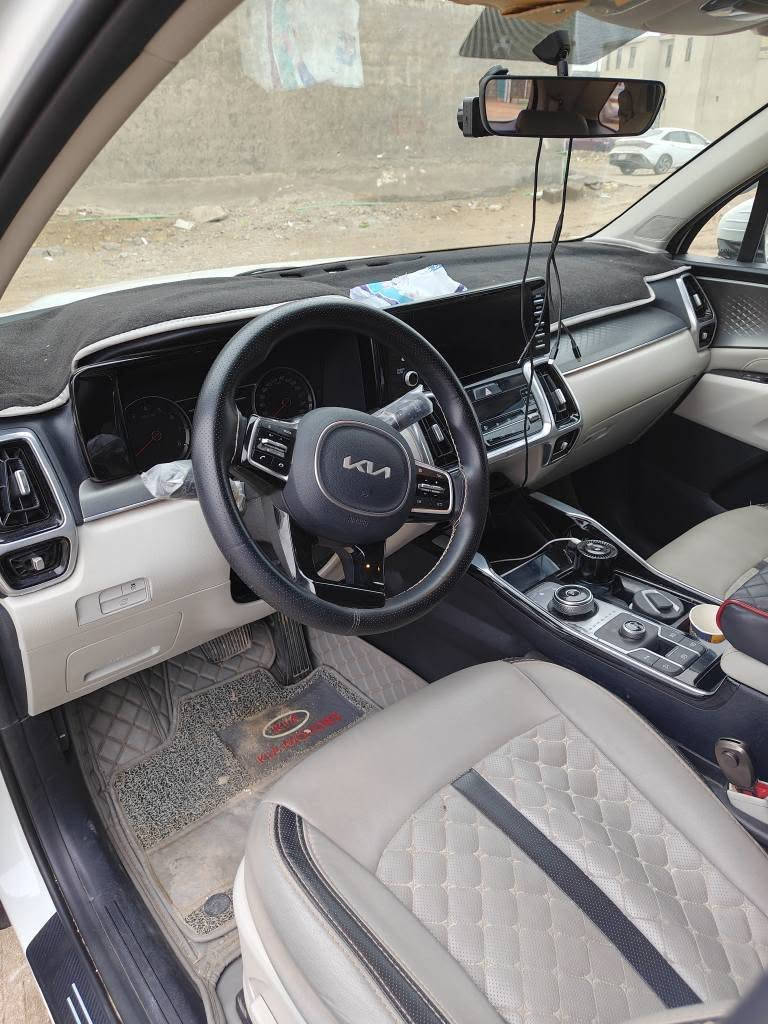 السلام عليكم كيا سورنتو للبيع او مراوس بتاهو مديل 17,18,19,20 مكفوله باسمي مديل 23 خليجي سته سلندر ماشيه 44 قابل للزياده هزه جديده رقم اربيل الجديد كير ماوس سايد بريك بصمه بردات خلفيه باب جنطه ذكي كهربائي بصمة تشغيل وبابين امامين بصمه بعدها على وضع الشركه بس الماسحات امبدله ارع عدسات كامره دواره شحن لاسلكي كشنات كهرباء وبعد بيه هواي مواصفات سعرها 3 شدات مع المجال مكان السياره بالبصره للاستفسار اكثر اتصال ***********  وات ساب البصرة, العراق
