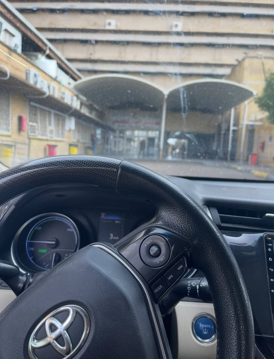 للبيع كامري هايبرد تكسي دبي
 
-موديل 2023 اصل
-لون ابيض
-رقم انكليزي بصرة باسمي 
-داخل كله كاربون فايبر 
-موصفاتها معروفه التكسي دبي 
- سيارة جاهزه وخير من الله 
-السعر 160 
-للاستفسار ***********
-او ***********
-العنوان بصرة شط العرب
