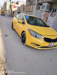 عندي كيا فورتي  امريكي حادثها  باب الخلف سائق مبدل بدون دواخل موديل 20...