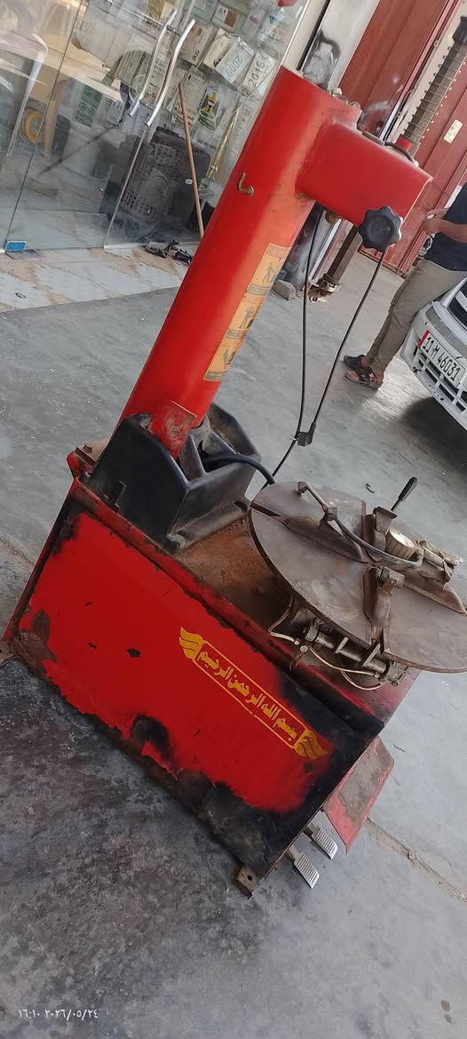 سلام عليكم خالعه مستخدمه بسعر مناسب وبلنص بعد مستخدم شي قليل بسعر مناسب مكان جويبه نساف  ***********
