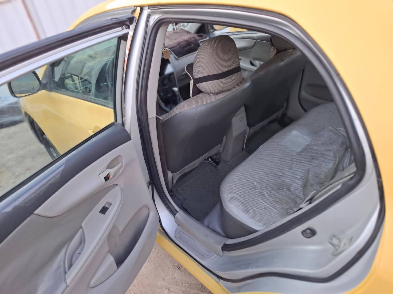 سلام عليكم كورلا تكسي موديل 12 رقم بغداد مكاني بغداد الراشديه حادثه جاملغ وبنيد السعر 
108 وبيه مجال 
***********
