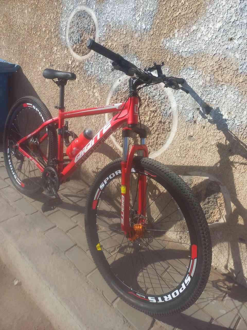 حجم ٢٩
فافون 

عكرب شيمانو 

دبل قفل 

قفل 

مطاره مي 

شغال كامل سعره ٢٠٠ الف 
رقم الهاتف ***********
بغداد مدينه الصدر الحبيبيه

