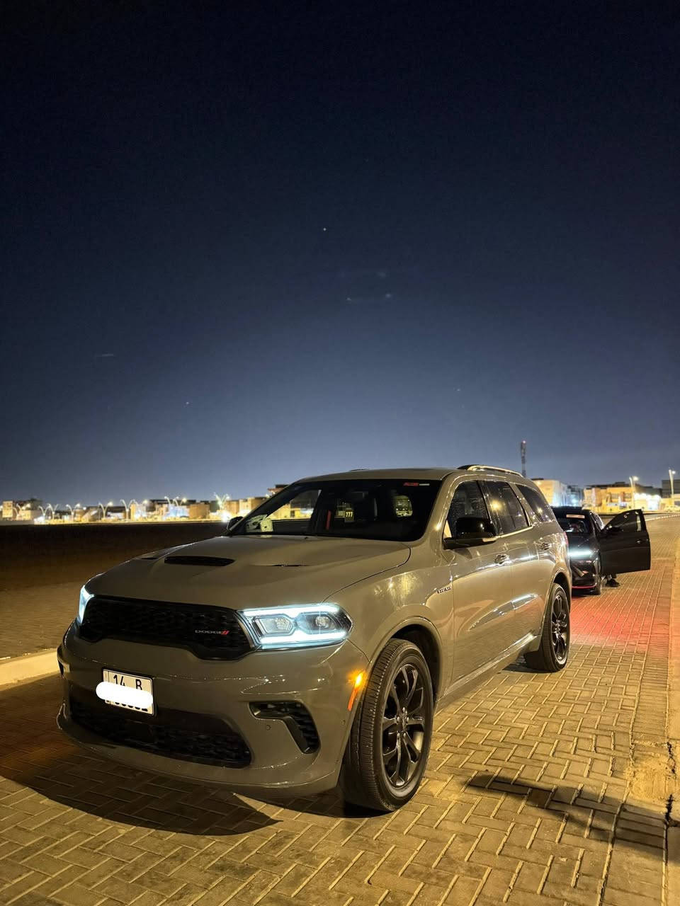 🔥 للبيع | دودج دورينكو RT Plus HEMI V8 🔥
😮‍💨🖤 موديل 2024 — سيارة هيبة وأداء

▪️ اللون: سمنتي صَدَفي ✨
▪️ الترقيم: بصرة شهداء / ترقيم جديد
▪️ الممشى: 12 ألف ميل فقط (تقريبًا 19 ألف كم)
▪️ المحرك: HEMI V8 5.7 🔥
▪️ وارد أمريكي 🇺🇸
▪️ السيارة على وضع الشركة ✨

🔧 تبديل:
بابين + جاملق + صفحة العبري

المواصفات:
✅ RT Plus
✅ نظام AWD فور ويل
✅ فتحة سقف
✅ بصمة تشغيل + بصمة أبواب
✅ كشنات جلد كهربائية خزن وضعيات
✅ تدفئة وتبريد للكشنات
✅ تدفئة كشنات خلفية + تدفئة ستيرن
✅ شاشة كبيرة + خرائط
✅ Apple CarPlay
✅ شفتات ستيرن
✅ ستيرن كهربائي
✅ تشغيل عن بعد
✅ صندوك كهربائي
✅ رادار أمامي + خلفي + نقطة عمياء
✅ حساسات خلفية
✅ وضعيات قيادة Sport / Eco
✅ مانع انزلاق
✅ تبريد 3 قطع ❄️
✅ لايتات LED زينون 💡
✅ AUX + Auto Stop

📍العنوان: البصرة

سيارة نظيفة جدًا ومرتبة
للي يريد القوة + الفخامة + صوت الهيمي 😮‍💨🔥
رقم شاصي : على الخاص💬

السعر 325 🔐 قفل
الاستفسار على الرقم : الهاتف ***********
