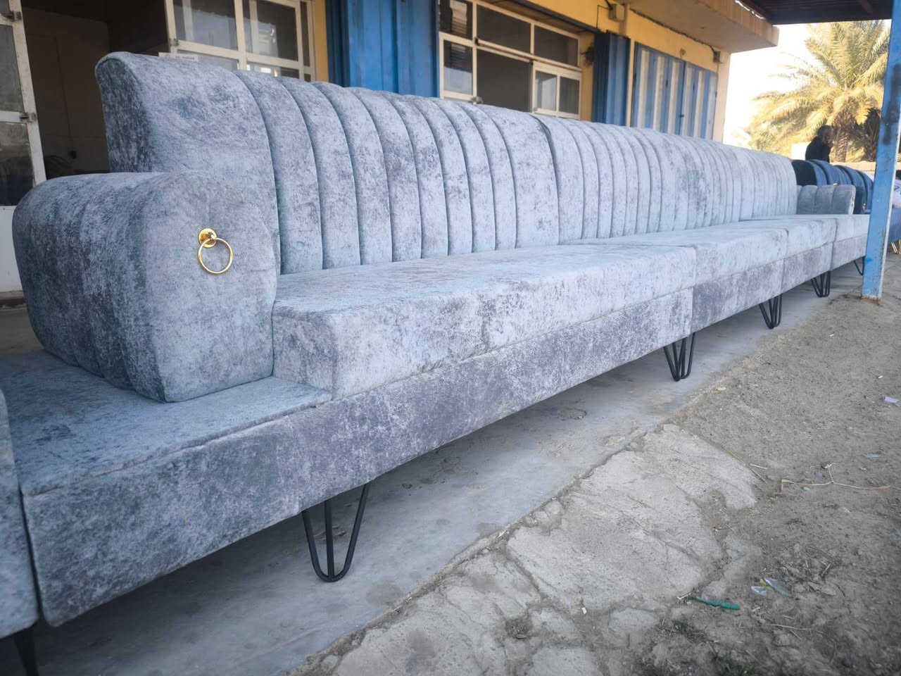 اسلام عليكم شباب عندي 4دواوين جديد غير مستعمل 11مقعد سبعه متر بلوك اسود صندوك بلاويد سفنج7سم مميز اول رجل حديد شقل درجه اوله الي يخدمنه ع باب الله يراسل او يتصل سعر المفرد 330 
*********** البصرة, العراق
