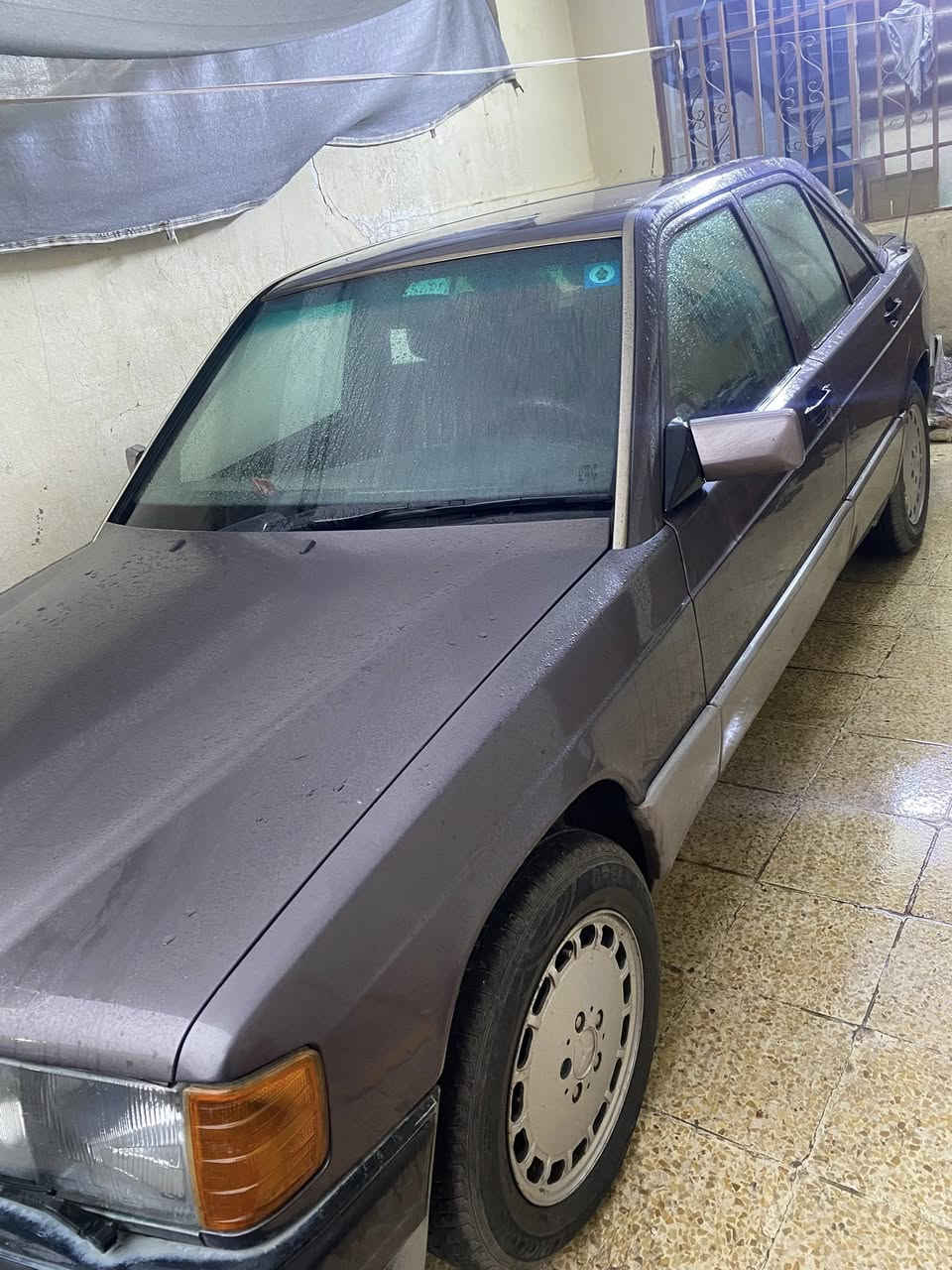 موديل 92سنويه 27هزا جديده  تبريد تدفئي تايرات جديده باتري جديد صدر امامي خلفي جديد محرك ونجي V6 جامات كهراب 4فته سقف بس عاطله ماتشتغل المحرك بس صوت صطرب مال بستن السعر 44 مكان السياره موصل حي العربي 
شرط التحويل رقم مسطرا الجديد ***********
