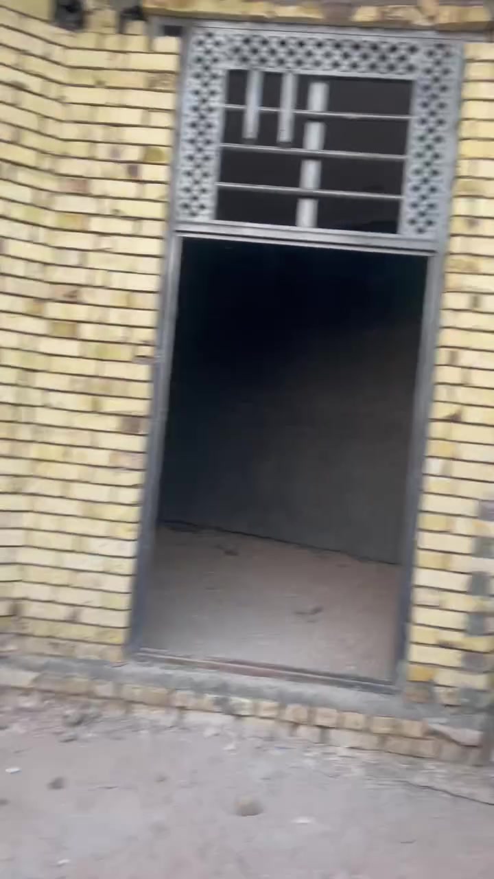 سلام عليكم بيت بناء جديد عوزه بس ارضيه سعره ١٤٠بيه مجال رقم الهاتف ***********
